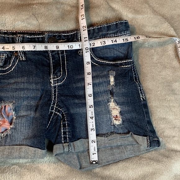 𝅺Maurices Denim Shorts - Picture 4 of 6